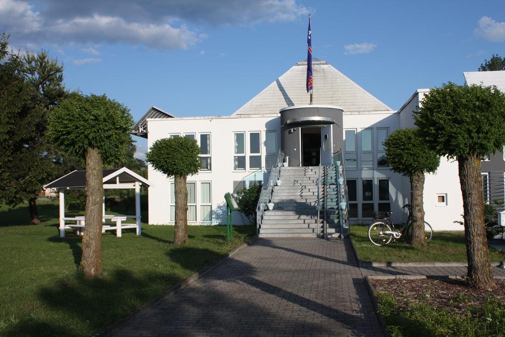 Ak 1 Hotel Ducherow Екстер'єр фото